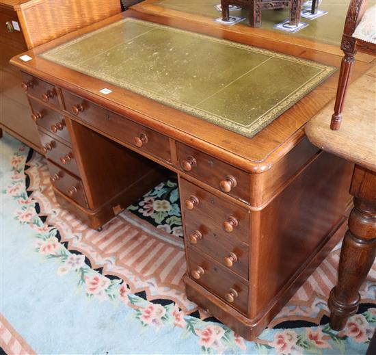 A Victorian mahogany pedestal desk